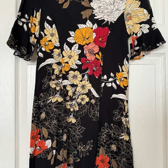 Floral Button Up Mini Dress - Picture 2 of 4